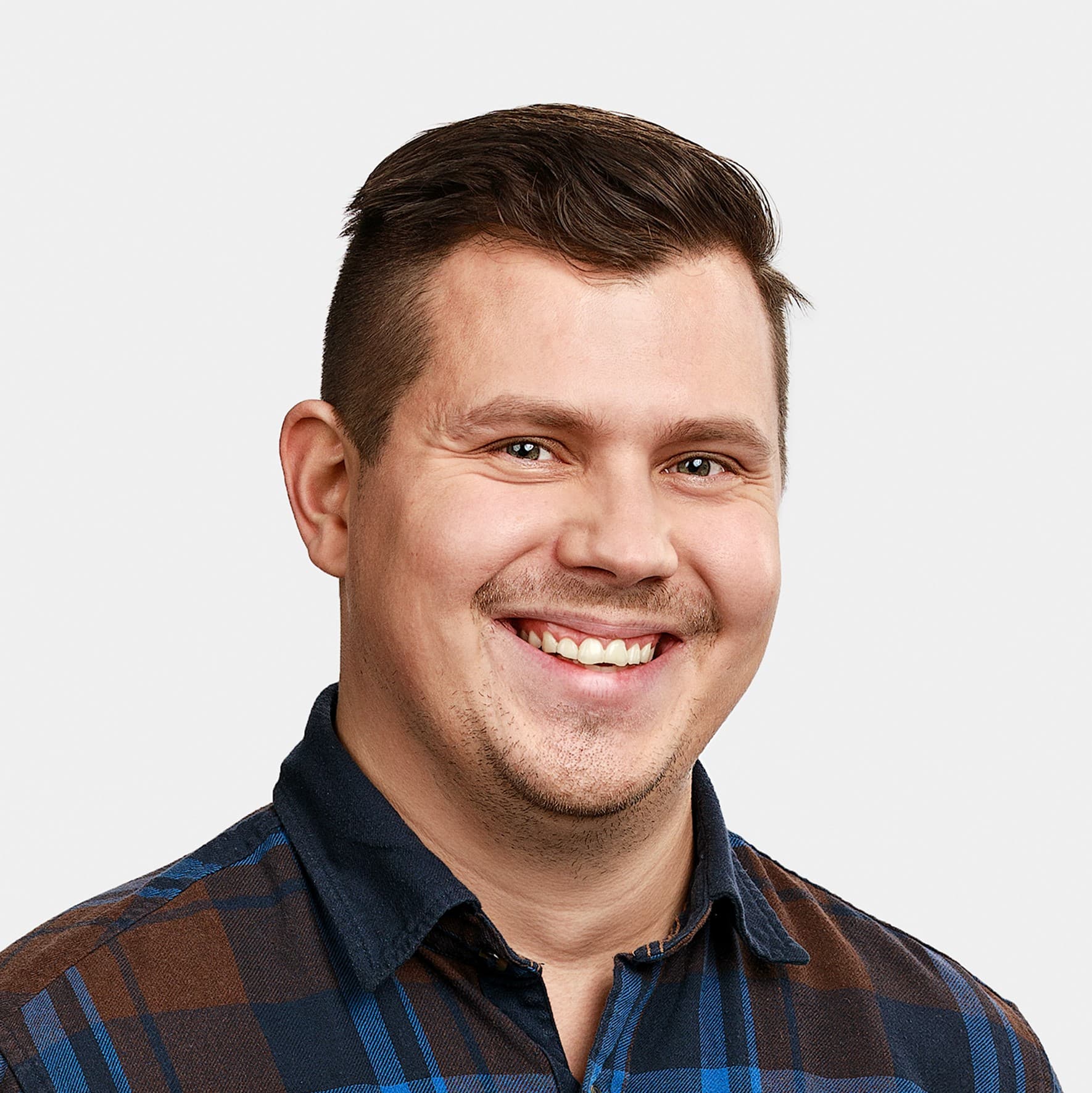 Ossi Suihkonen  — Pihlajalinna