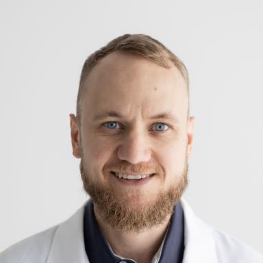 Ville Kukko, Lääketieteen lisensiaatti — Pihlajalinna