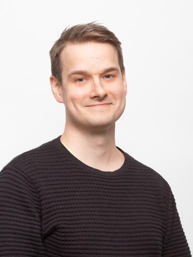 Arto Lähteelä, Lääketieteen lisensiaatti — Pihlajalinna