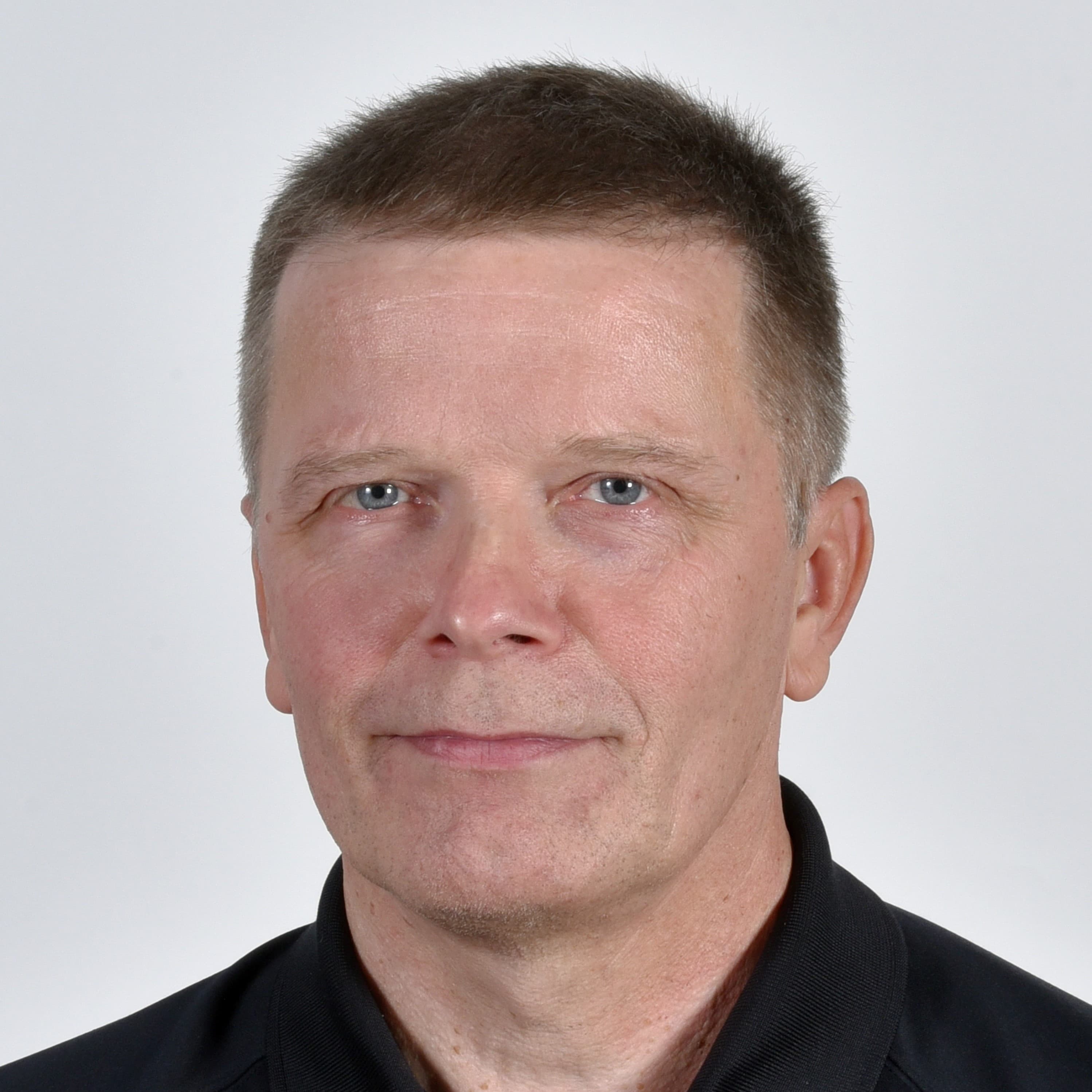 Ari Haapanen  — Pihlajalinna