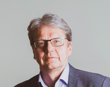 Pekka Lahdenne, Dosentti — Pihlajalinna