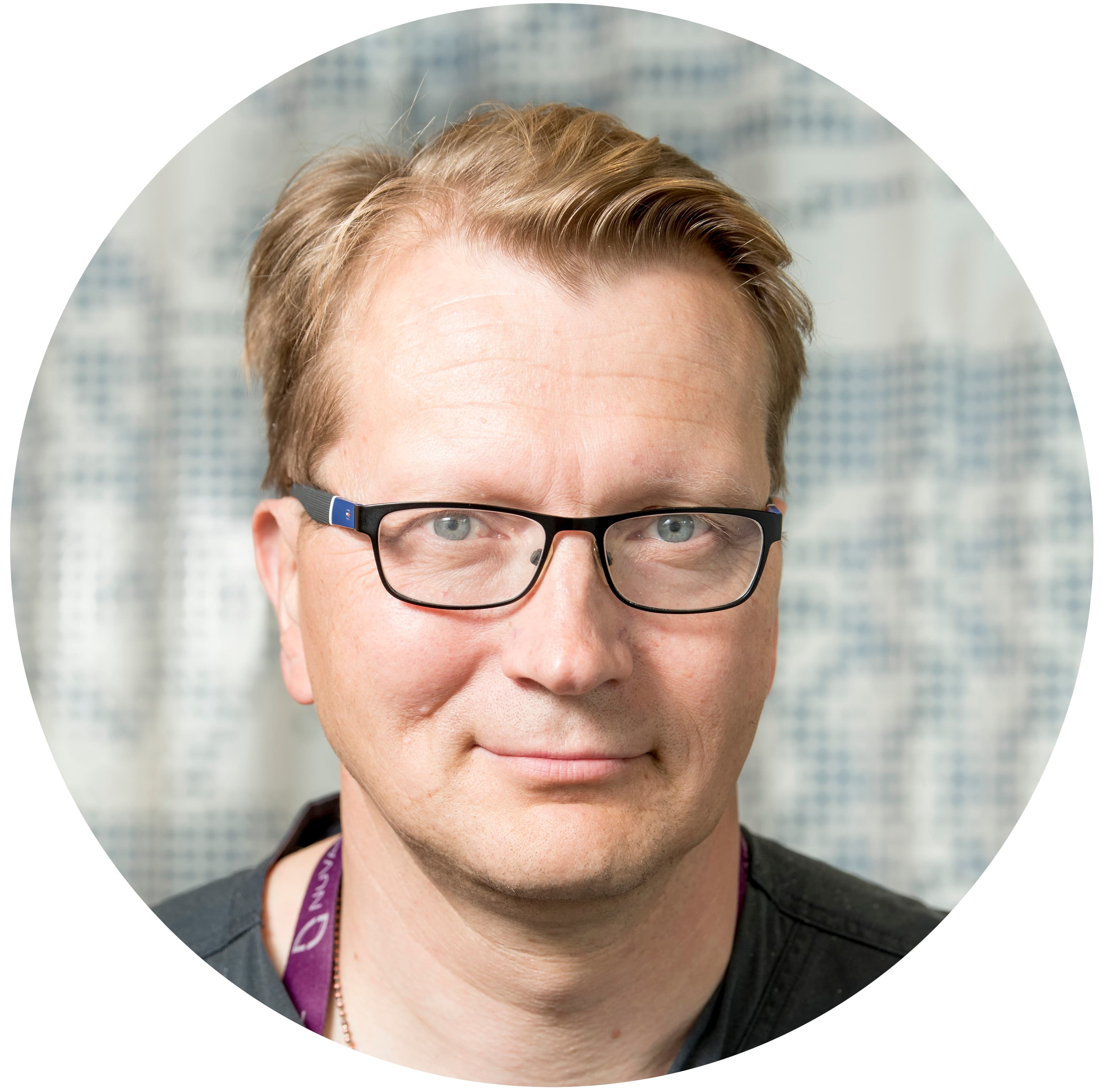 Pirkka Mäkelä  — Pihlajalinna