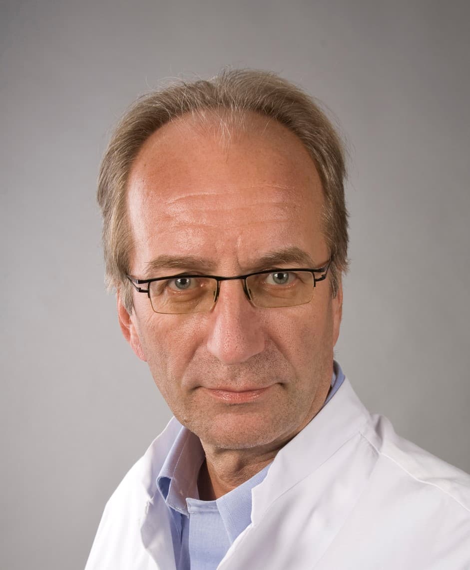 Olavi Airaksinen Docent, Doctor of Medical Science, Professor — Pihlajalinna