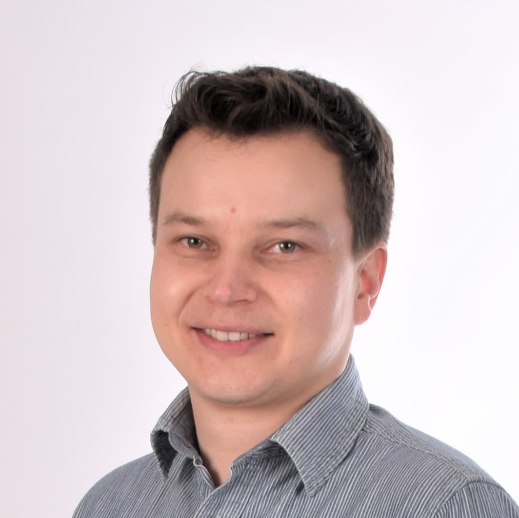 Niilo Kinnunen  — Pihlajalinna