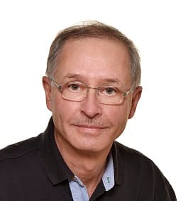 Pauli Puolakkainen Professor — Pihlajalinna