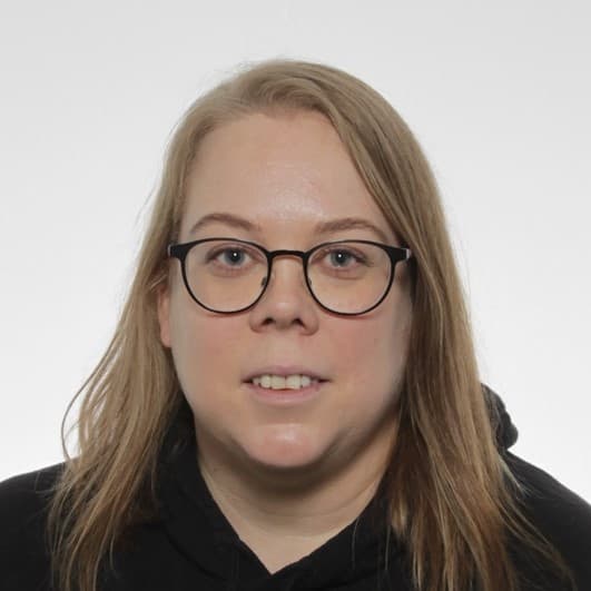 Heidi Puruskainen  — Pihlajalinna