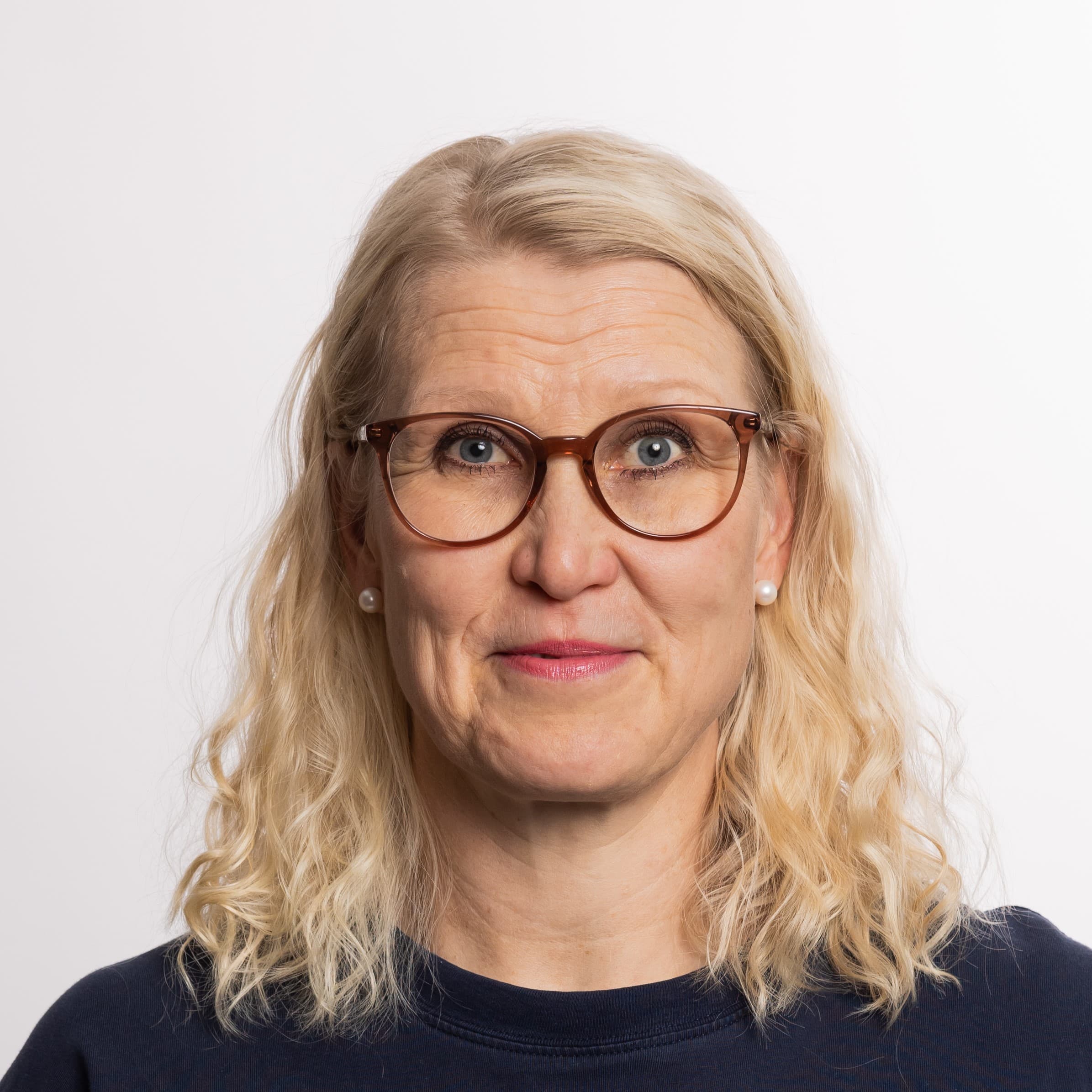 Riitta Kärkkäinen  — Pihlajalinna