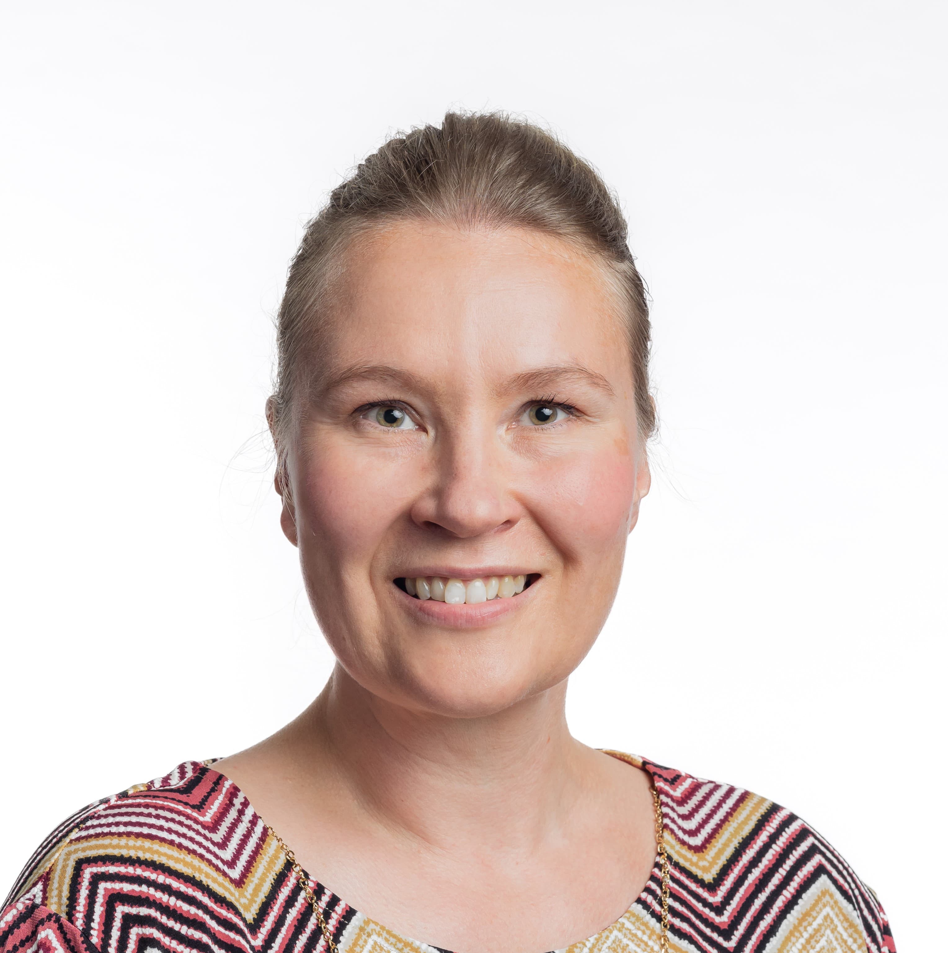 Riikka Kärki — Pihlajalinna