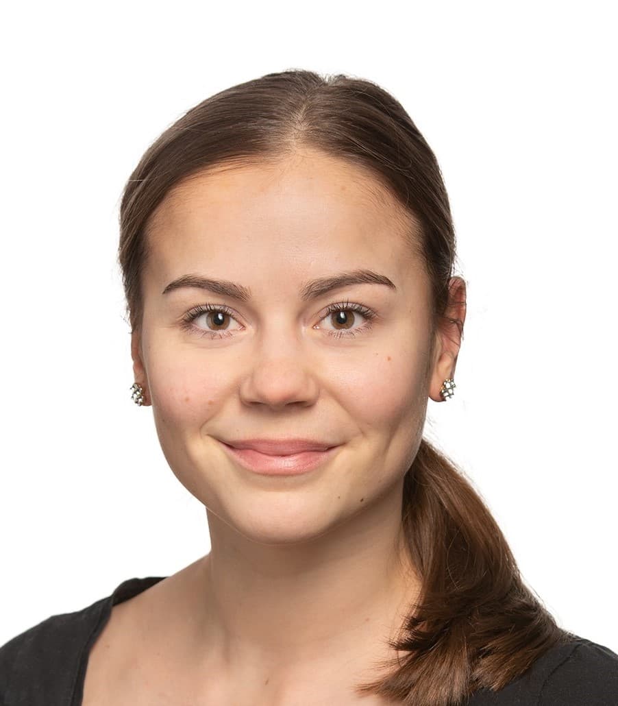 Iida Laakkonen — Pihlajalinna