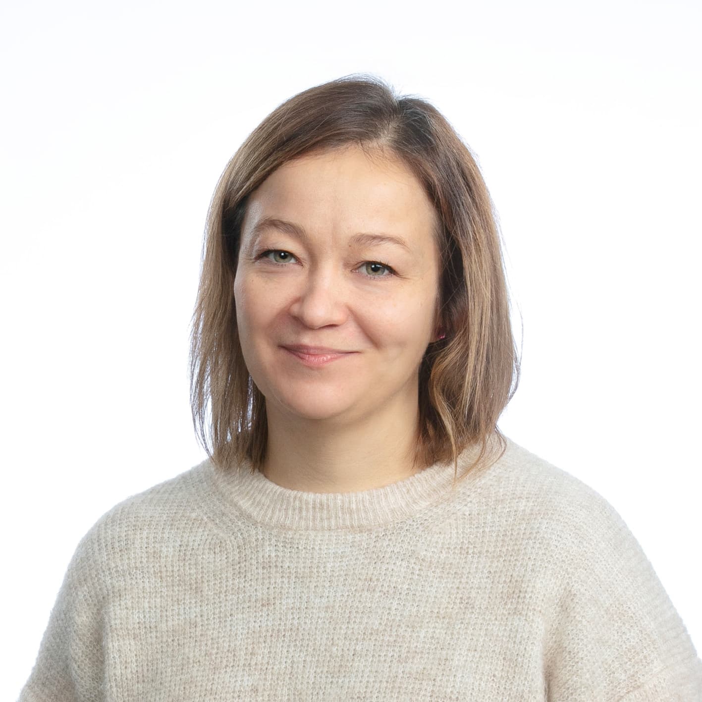 Tiia Salminen — Pihlajalinna