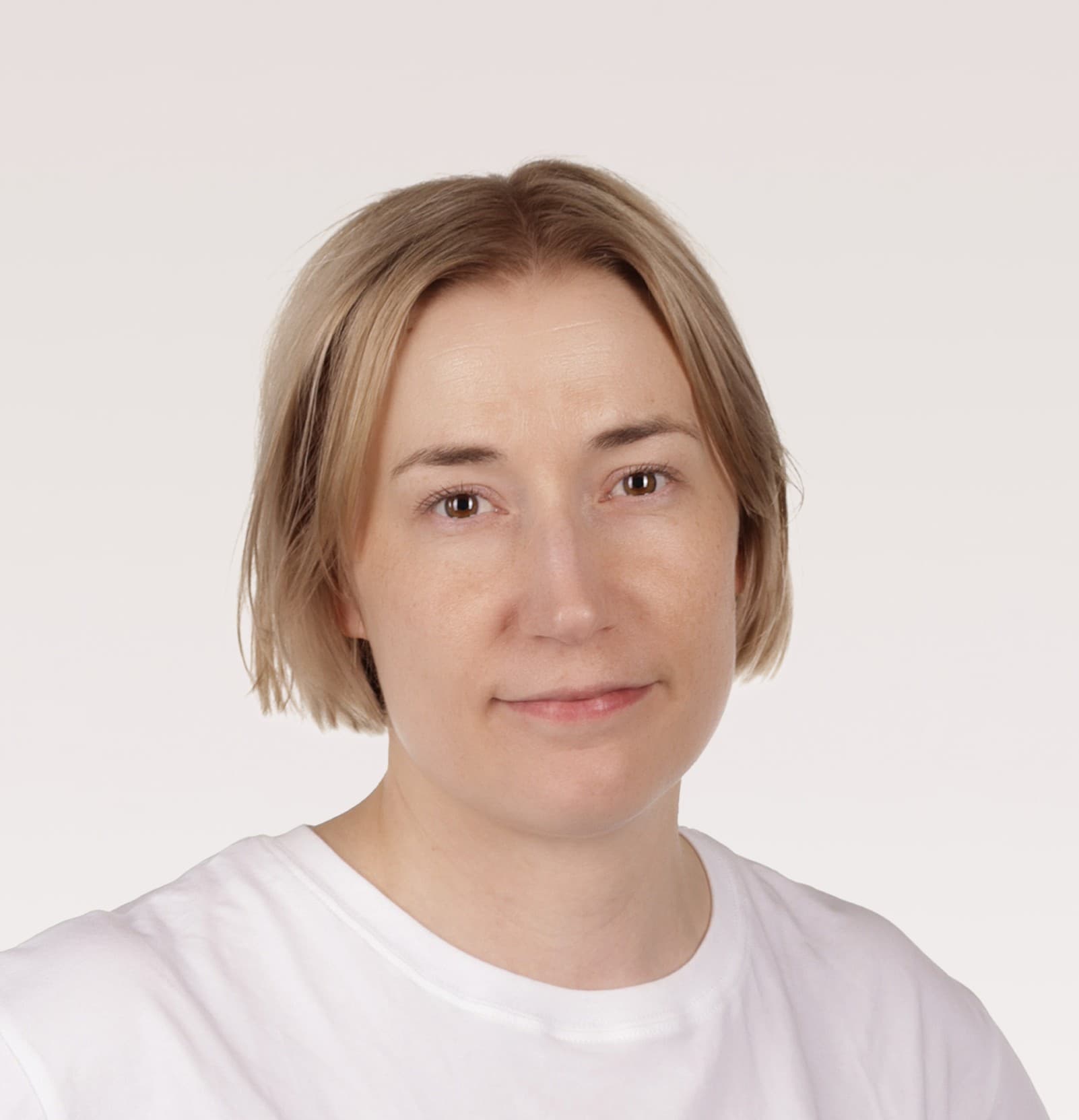 Emma Hokkila — Pihlajalinna