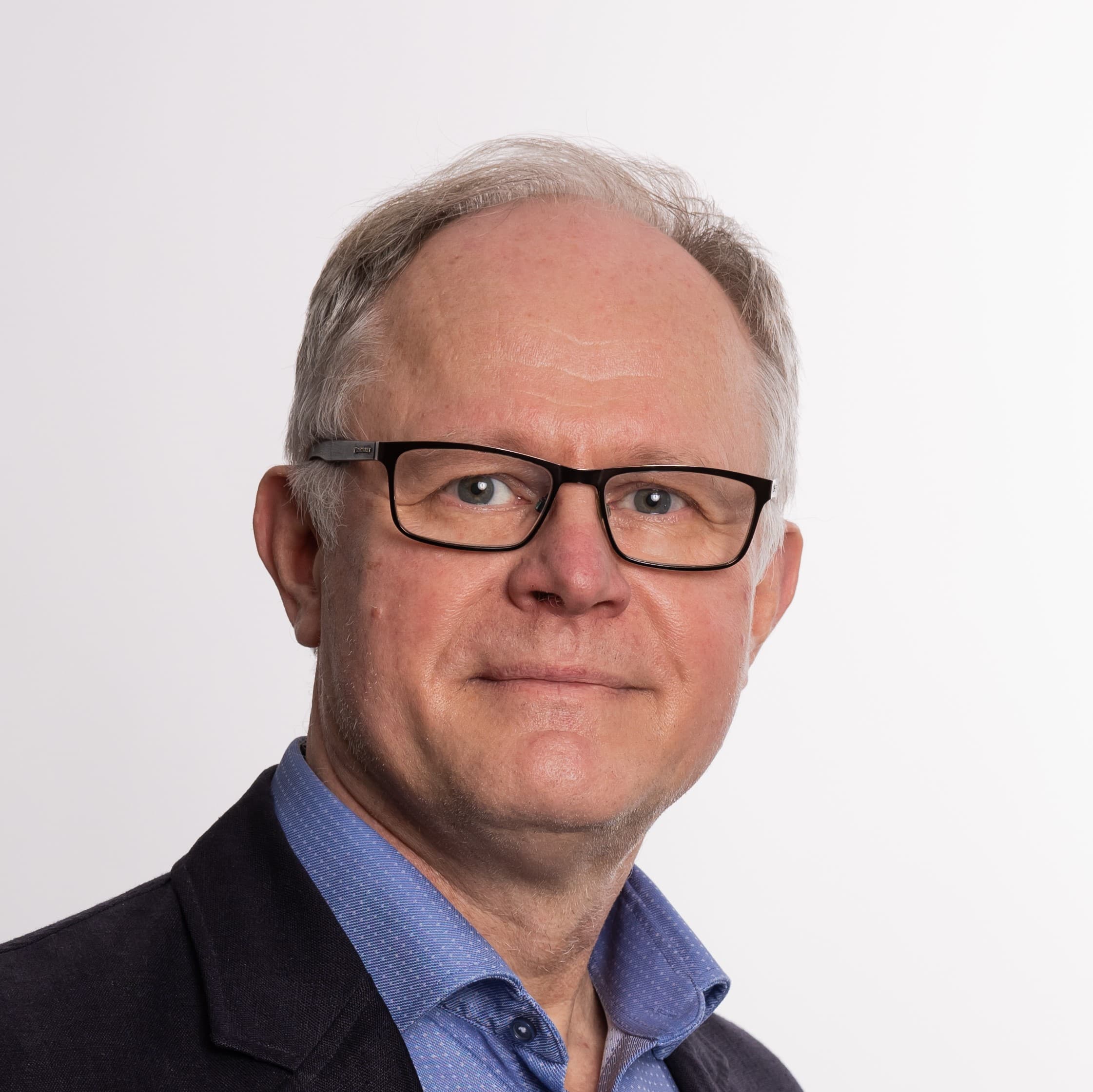 Jarmo Kuronen, Lääketieteen tohtori — Pihlajalinna