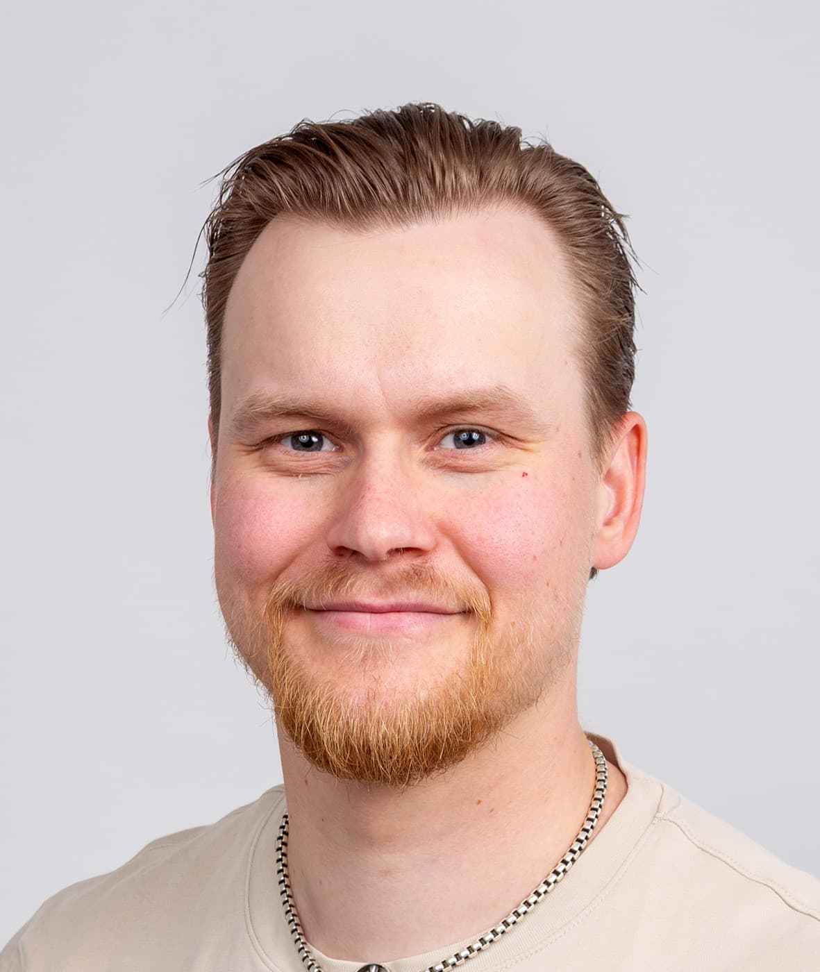Joona Joensuu, Lääketieteen lisensiaatti — Pihlajalinna