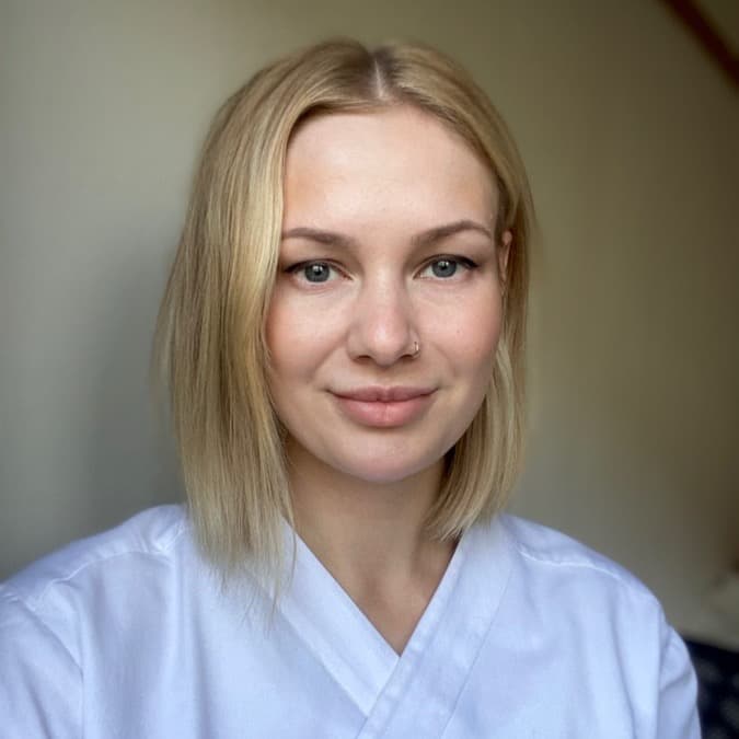 Helmi Pyrhönen — Pihlajalinna
